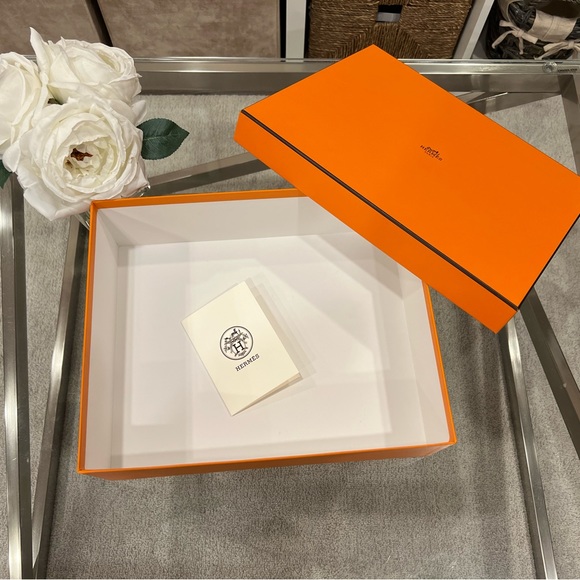 Hermes Gift Box - Picture 6 of 9